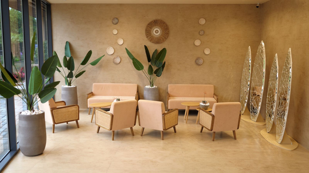 Морской пляж на закате.jpeg